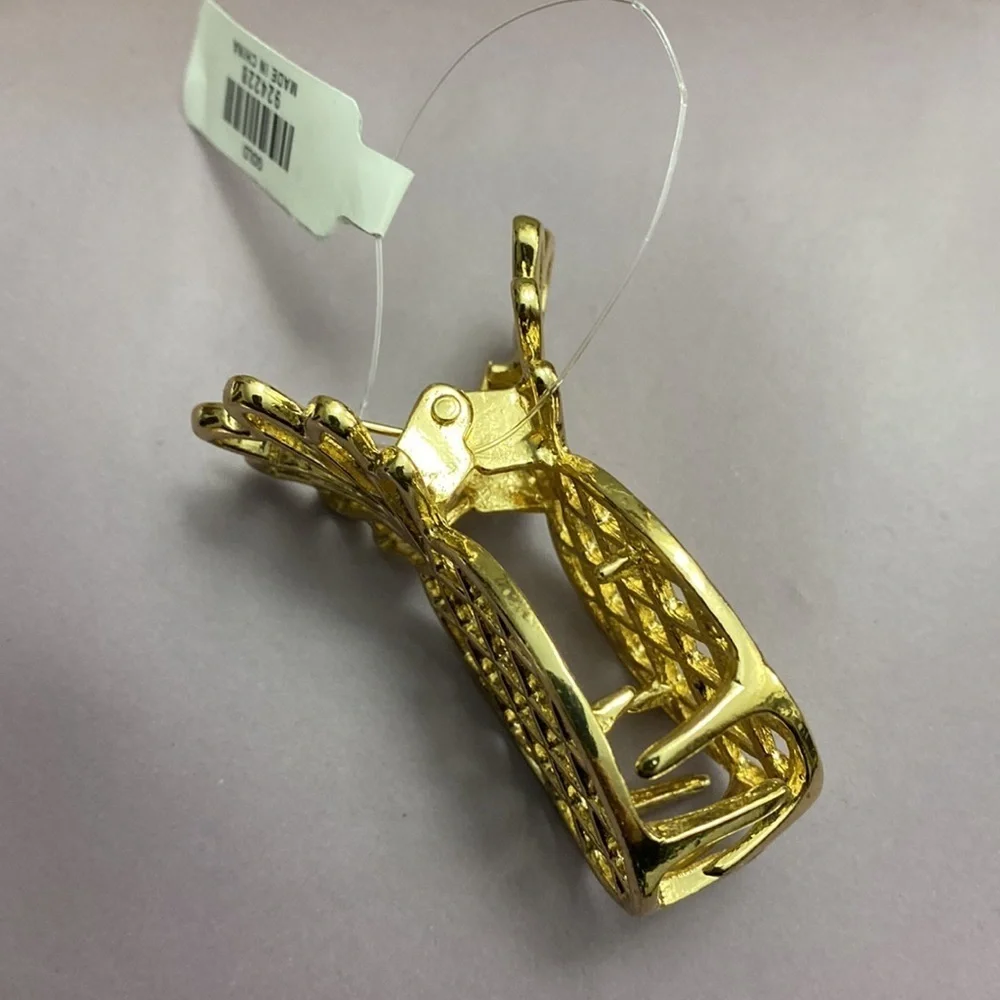 NWT 🍍 Madeline Pineapple Hair Claw Clip